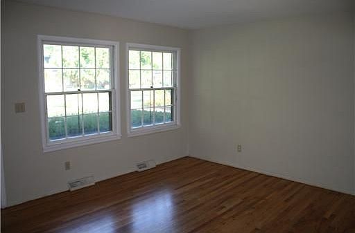 2nd image of 2861 Carlton Dr