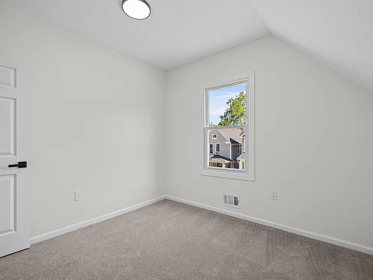 12028 Wade Park Ave — Photo 26