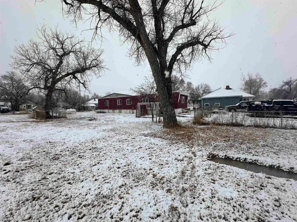 207 6th Ave, Edgemont, SD 57735