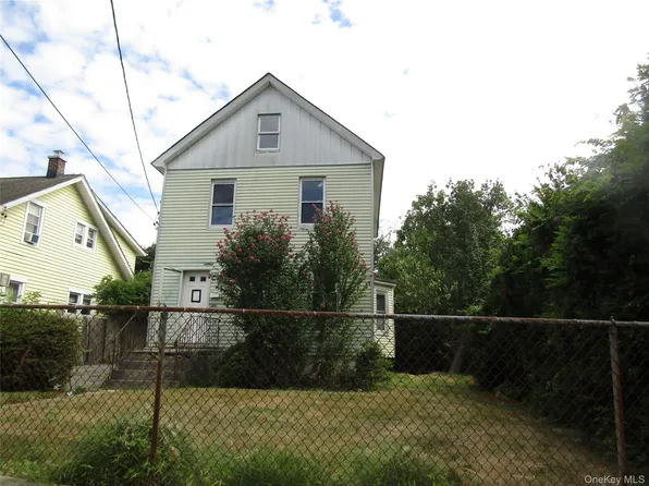 24 Columbia Street, Huntington Station, NY 11746
