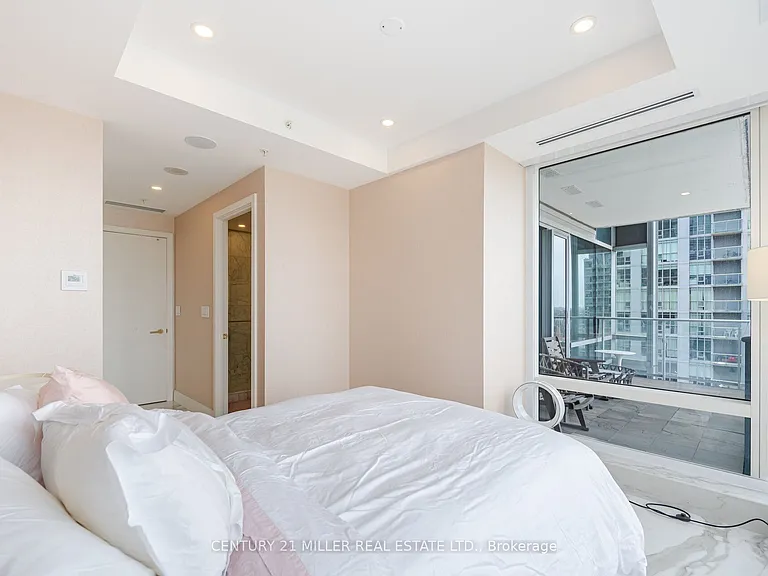 180 University Ave #2705 — Photo 42