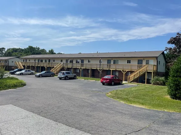 1004 Salisbury St APT 4-B, Kernersville, NC 27284