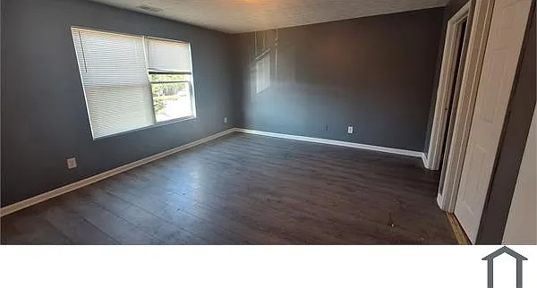 3 bed, 1406 sqft, $1,650 — Photo 1