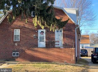 682 Summit Ave, Philadelphia, PA 19128