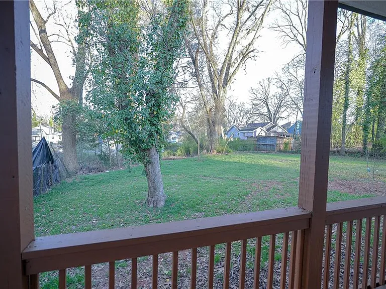 1452 Lockwood Dr SW — Photo 10