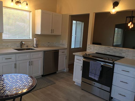 3rd image of 3815 Annadale Ln