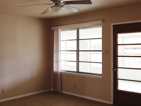 4th image of 5612 Calgary Ave