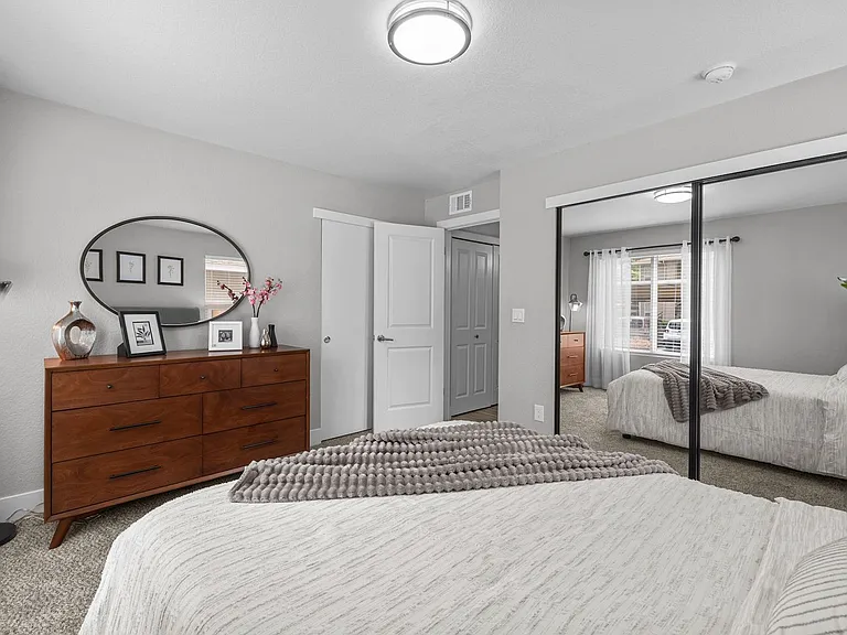 Sutter Station Apartments — Photo 38