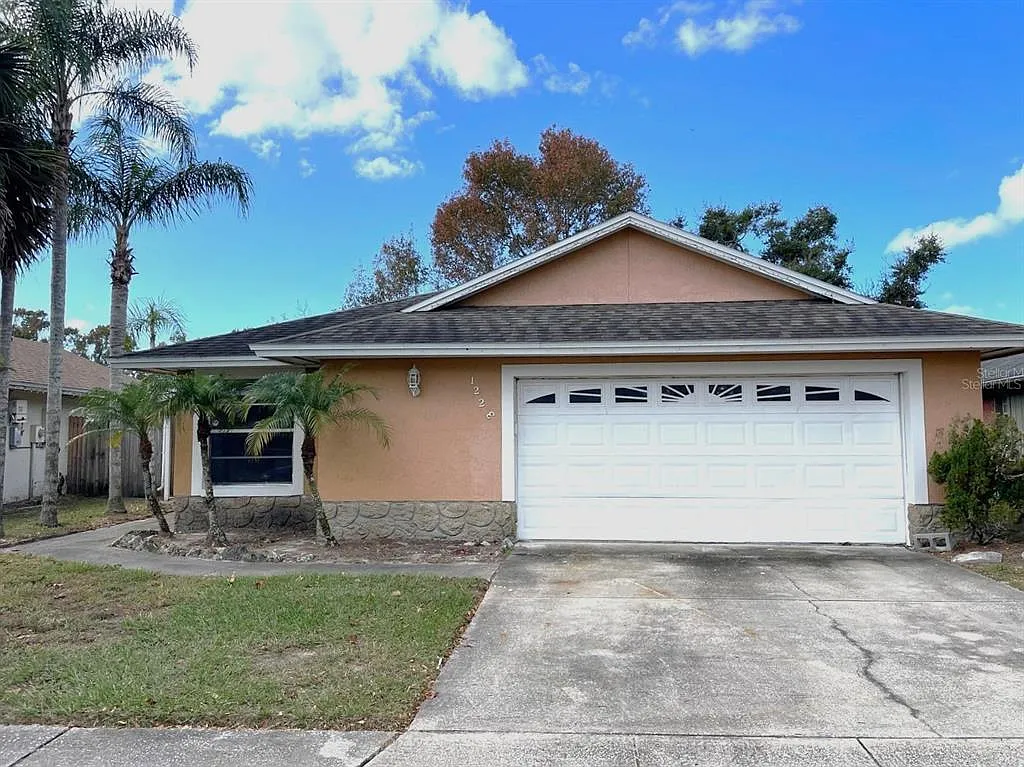 5 bed, 2.0 bath, 1568 sqft, $2,495 — Photo 1