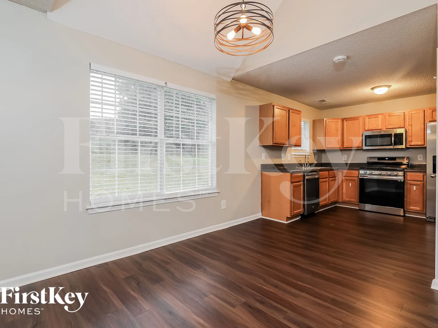 3 bed, 2.5 bath, 1710 sqft, $1,980 — Photo 4