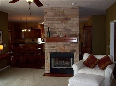 4th image of 575 Augusta Dr