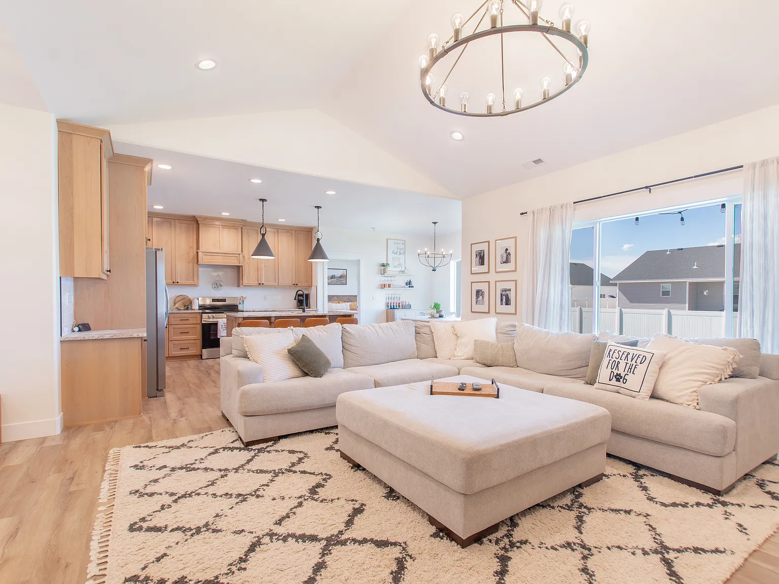 3879 E Pepperwood Ln — Photo 3