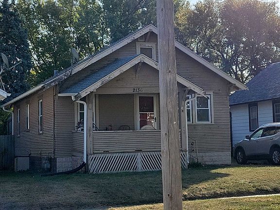 3rd image of 2136 Isabella St
