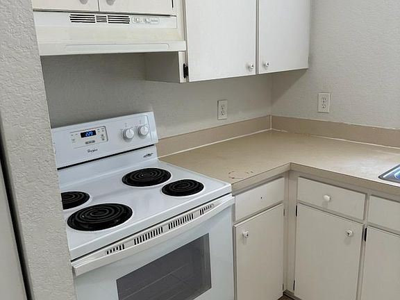 5th image of 2405 21st Ave