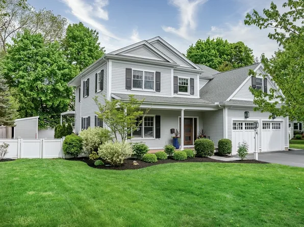 8 Beverly Rd, Wellesley, MA 02481