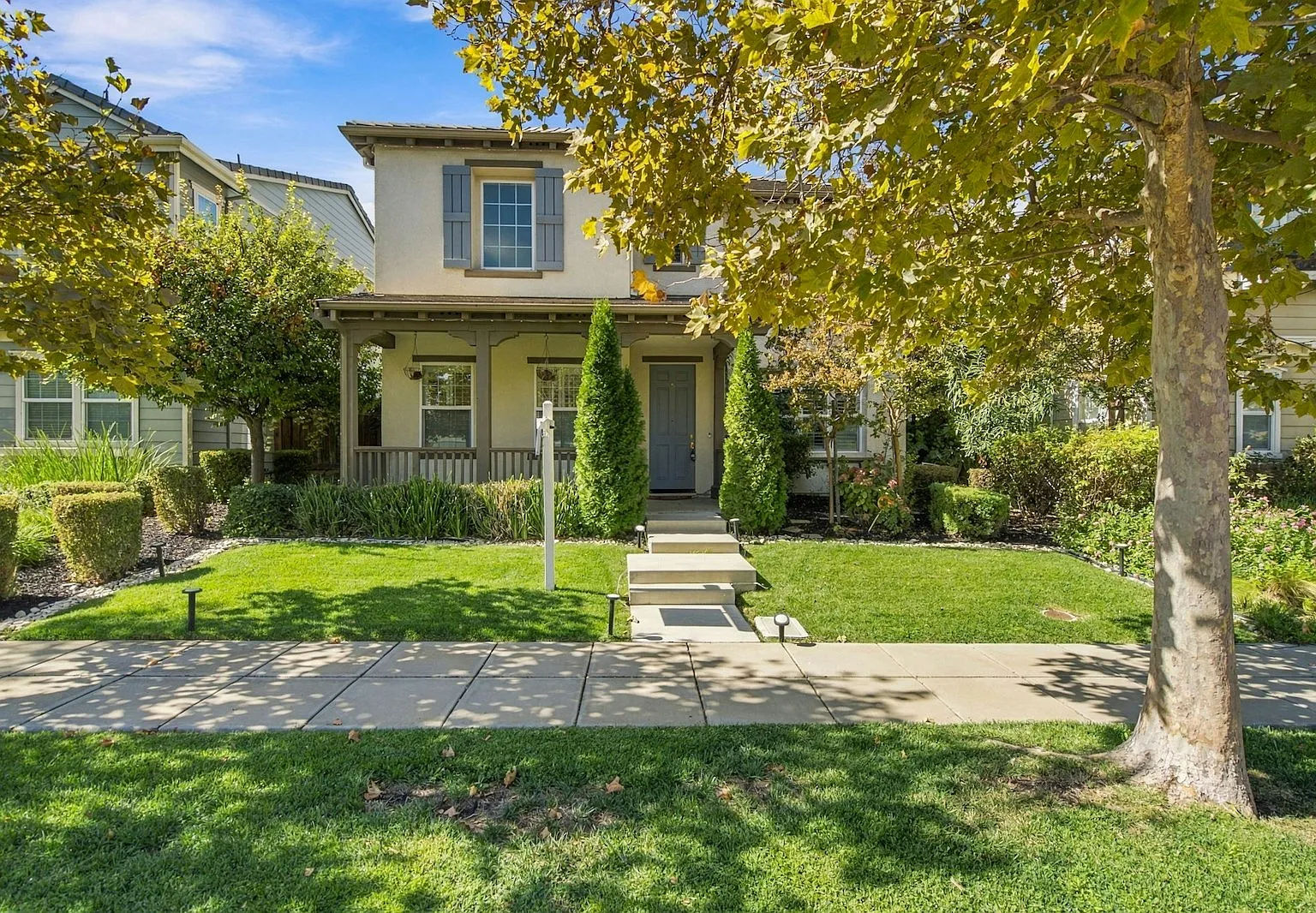 668 West Gravino Drive — Photo 2