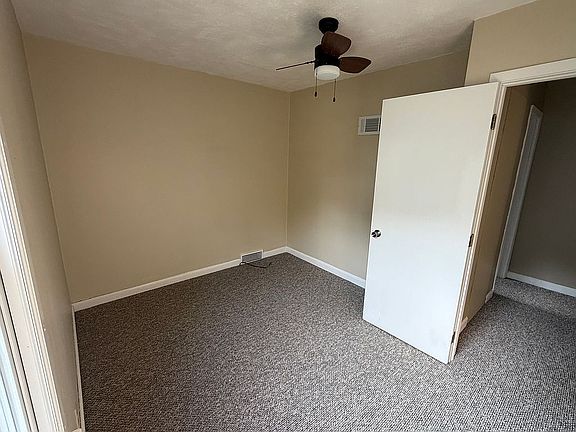 3rd image of 300 S 5th St