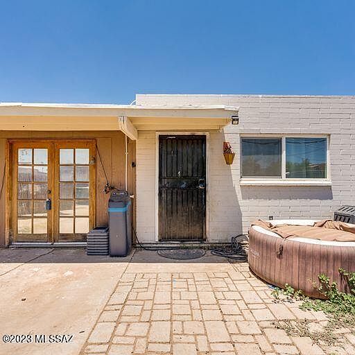 1st image of 3325 N Los Altos Ave