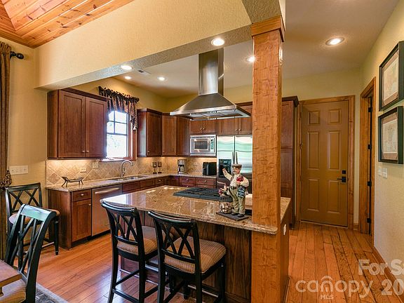 3rd image of 307 Spring Rock Rd