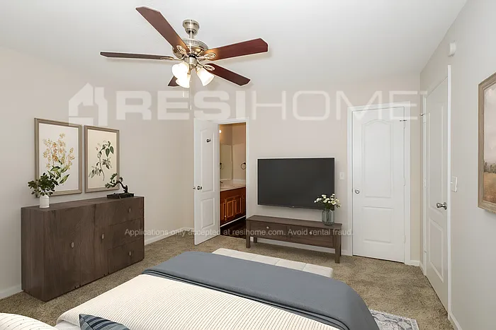 116 Meadow Green Dr — Photo 8