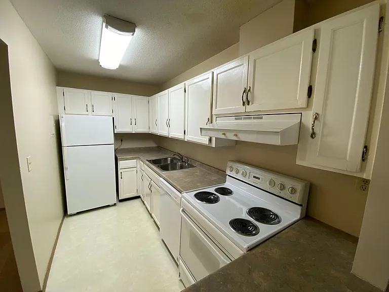 10301 Cedar Lake Rd #215 — Photo 5