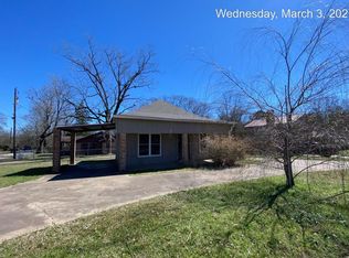 511 Thomas St, Center, TX 75935