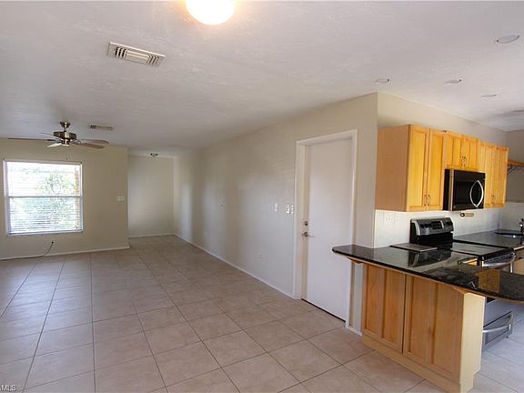 2nd image of 607 108th Ave N #611