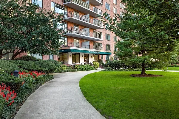 Sold by Douglas Elliman | media 8