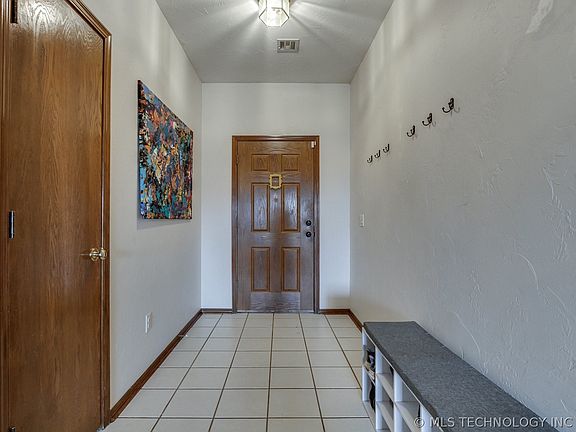 4th image of 2137 NE 13th St