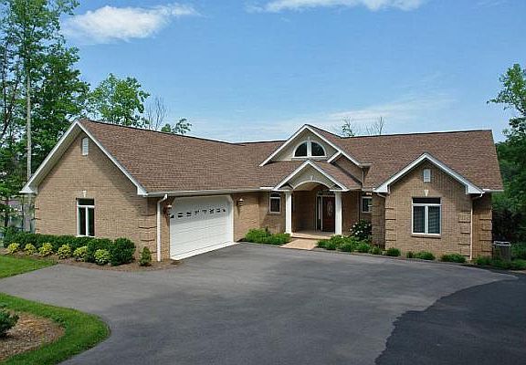 4th image of 441 Strawberry Banks Dr