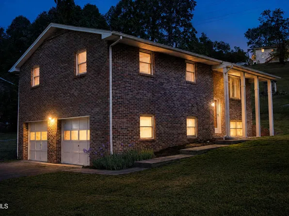 22234 Pinebrook Dr, Bristol, VA 24202
