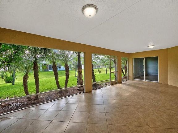 2nd image of 514 N Valencia Cir SW