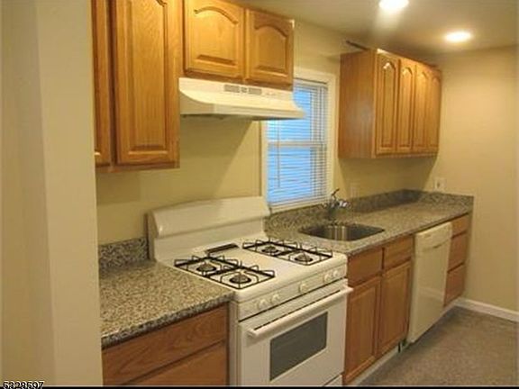 2nd image of 421 Riverside Dr