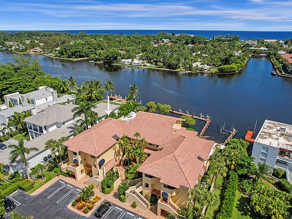 2nd image of 931 Palm Trail #1