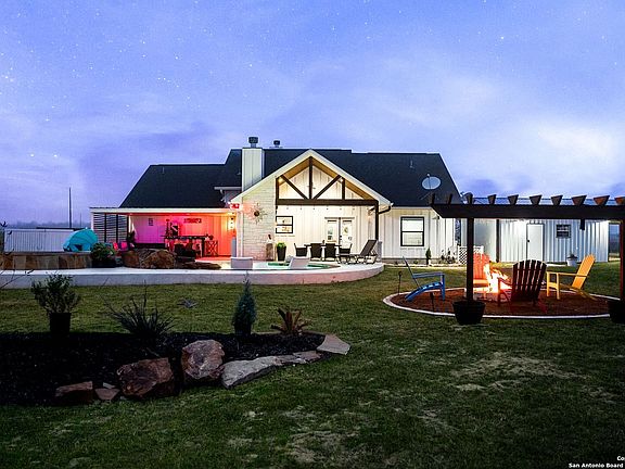 5th image of 136 Santa Gertrudis Dr