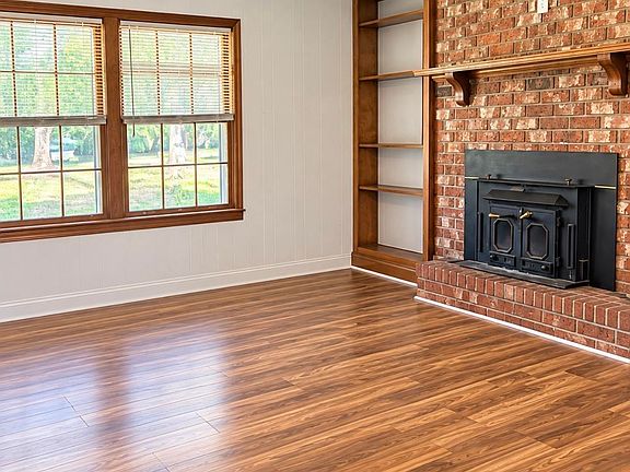 4th image of 18 Yosemite Cir