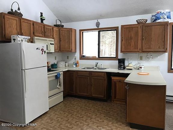 4th image of 44 Breezewood Dr