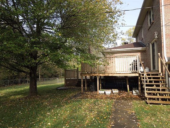 2nd image of 528 Stoneybrook Dr