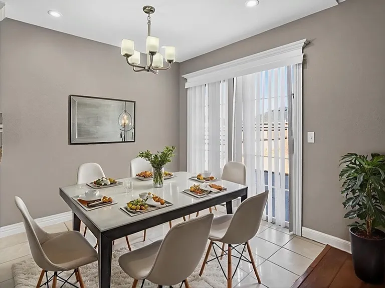 813 Marcus St — Photo 24