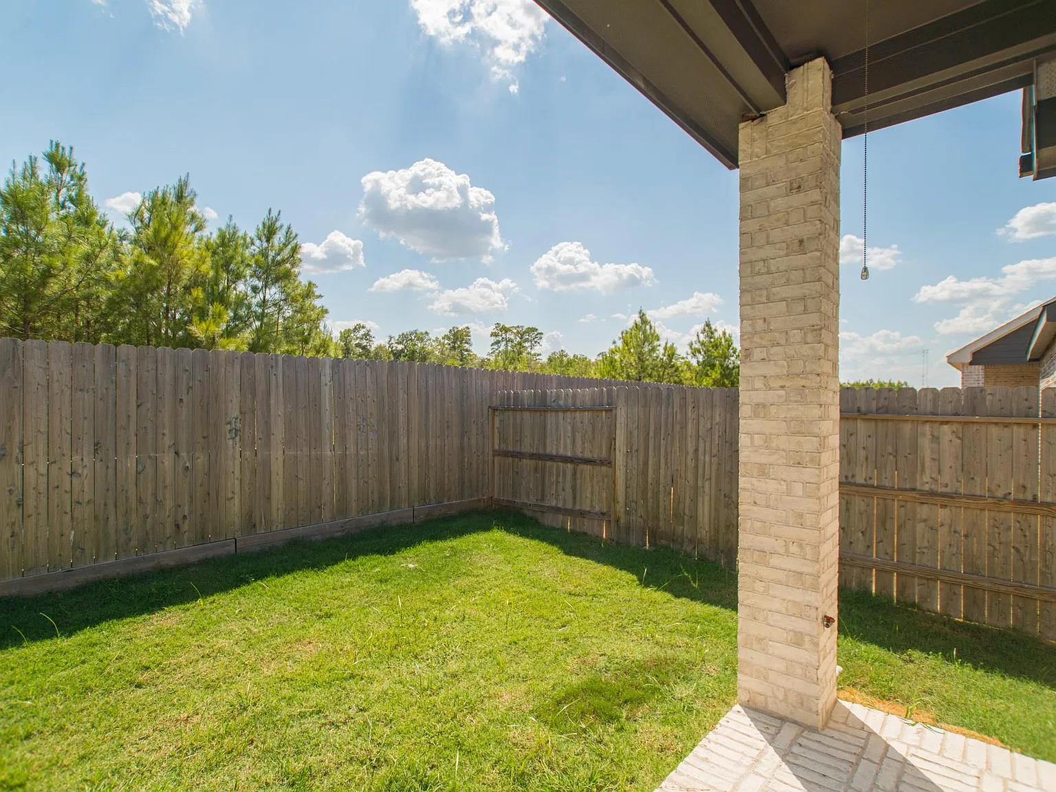3 bed, 2.0 bath, 1683 sqft, $2,650 — Photo 3