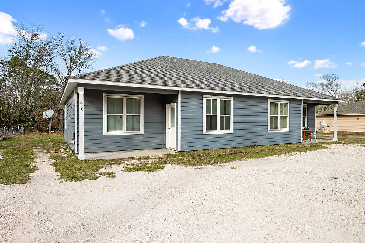 Building Photo - 635 E Azalea Ave #A