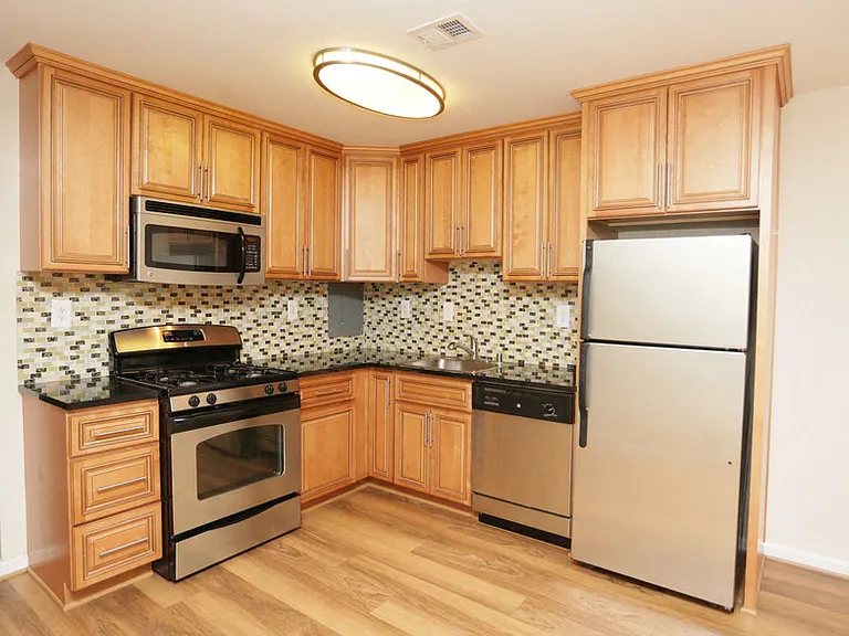 Potomac Ridge Apartments — Photo 2