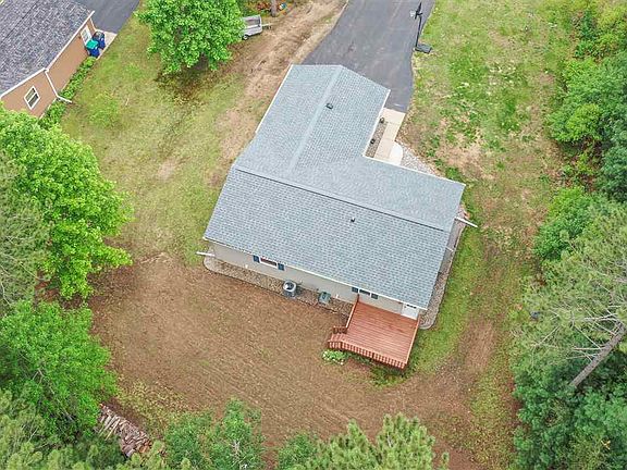 4th image of 1064 Russell St