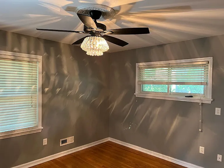 1502 Lynn Way — Photo 25