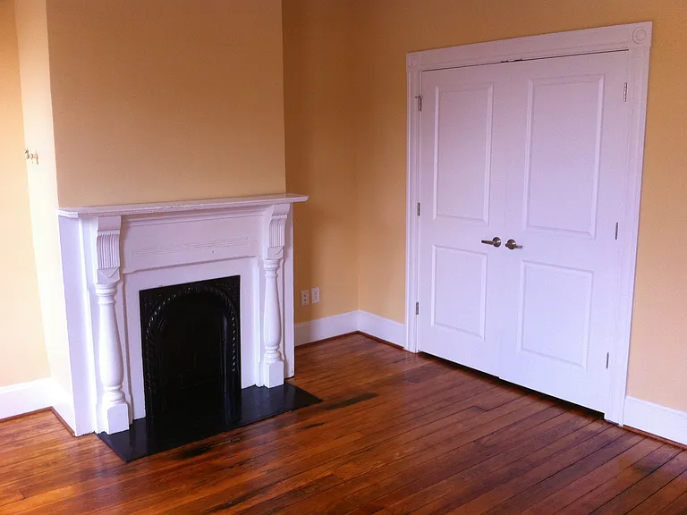 1507 Perry St — Photo 2
