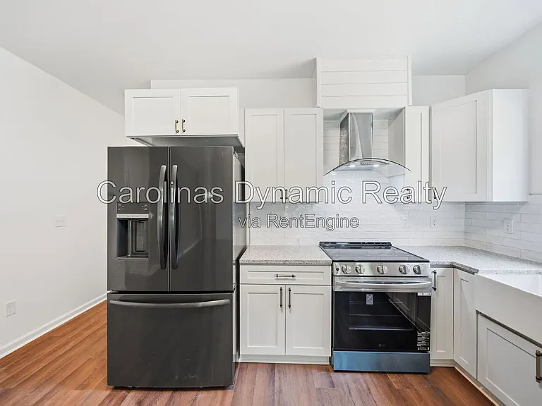 1533 S Battleground Ave — Photo 10