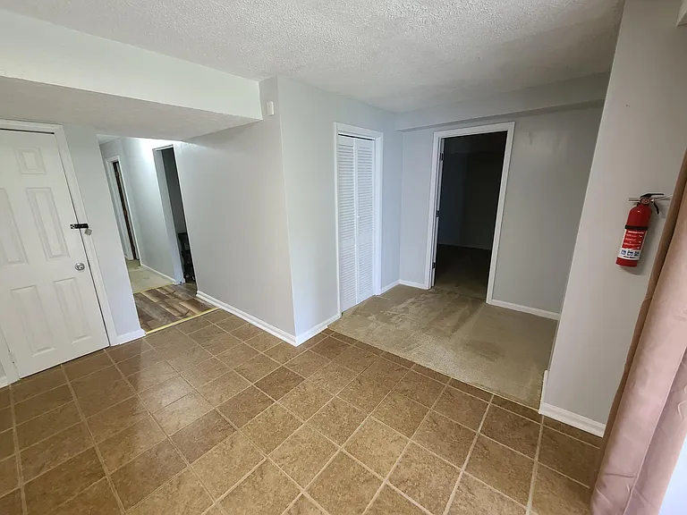 Harder Ct — Photo 11
