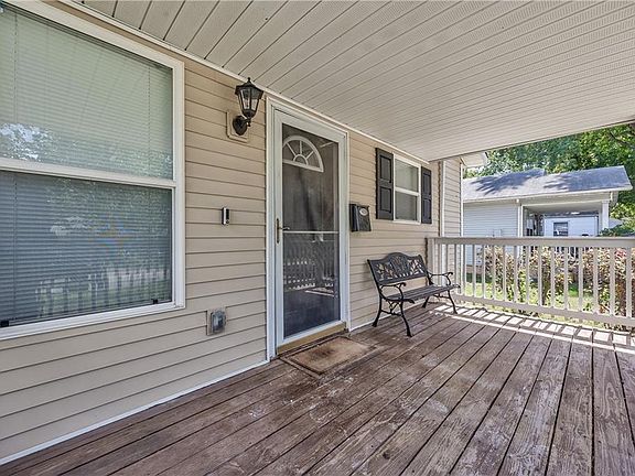 4th image of 723 N Crysler Ave