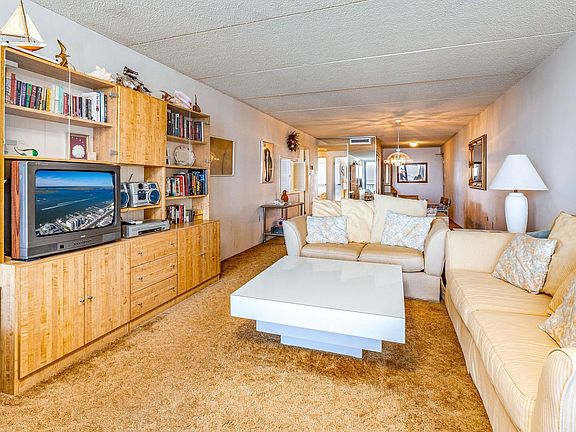 4th image of 336 Bay Ave APT 507
