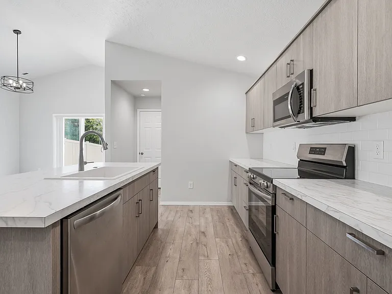 406 Hildago Way — Photo 37